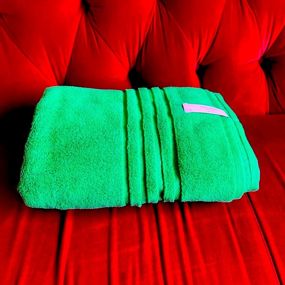 Kate Spade bath towel Brand new with tag - Picture 2 of 3